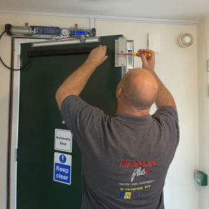 Powered auto closer installation by engineer